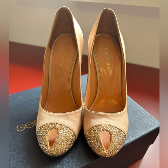 Sergio Rossi Pink Satin Pumps with Rhinestone Peep Toe. New with Tags. Size 36 - Picture 8 of 10